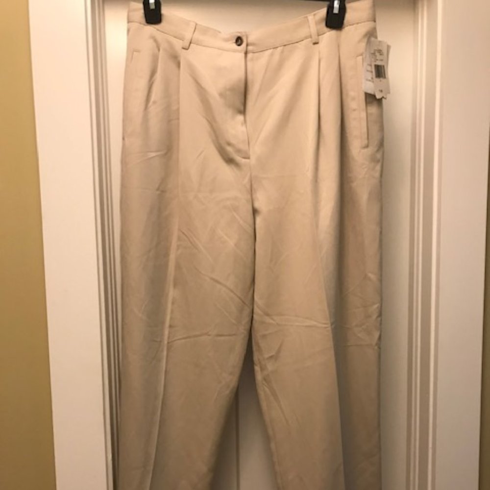 Khaki trousers pleated front